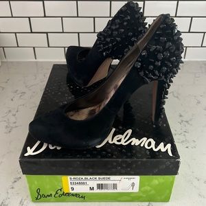 Spiked pumps